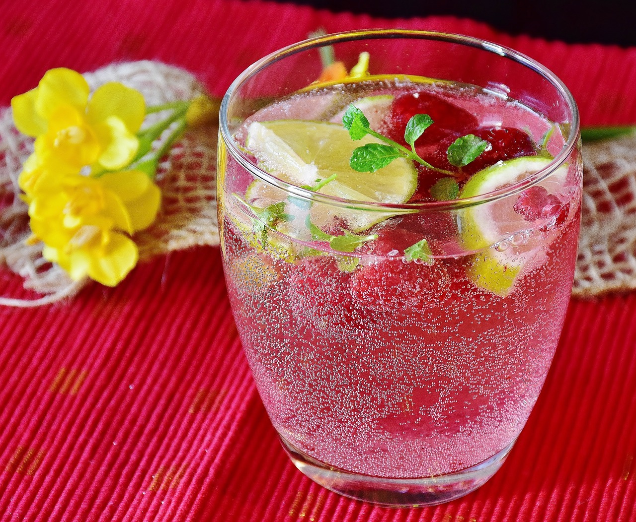 Read - image infused-water on https://www.torontogreennaturopath.com